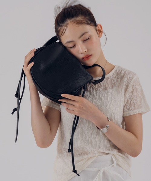 MUHET(ミュエータ)の「synthetic leather shoulder bag / シンセティックレザーショルダーバッグ(ショルダーバッグ・レディース・イエロー/ブラック・FREE)」の10枚目の写真