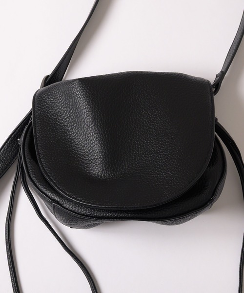 MUHET(ミュエータ)の「synthetic leather shoulder bag / シンセティックレザーショルダーバッグ(ショルダーバッグ・レディース・イエロー/ブラック・FREE)」の4枚目の写真