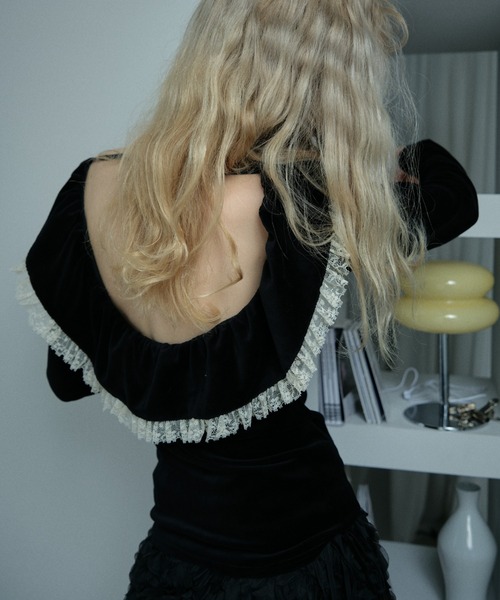 HONEY MI HONEY（ハニーミーハニー）の「velour lace back open tops（Tシャツ/カットソー・レディース・ピンク/チャコールグレー/ブラック・FREE）」の2枚目の写真