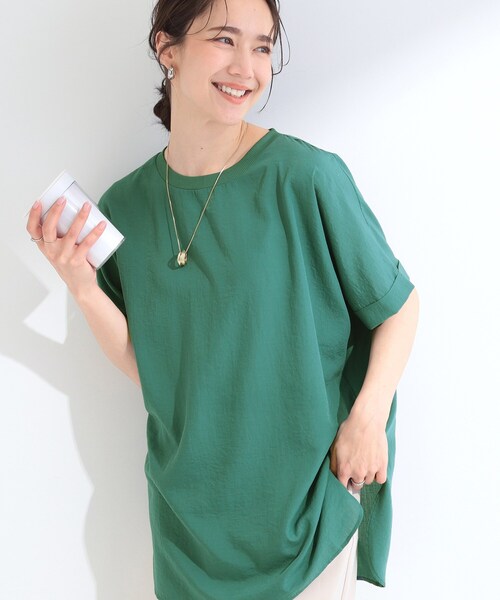 SHOO・LA・RUE(シューラルー)の「【着丈選べる/ひんやり/体型カバー】洗濯後しわになりにくい さらさらドルマンブラウス(シャツ/ブラウス・レディース・チャコールグレー/イエロー/モスグリーン/ライトベージュ/チャコール/ベージュ系8/モスグリーン系7/イエロー系7/ピンク系/ピンク系9・00)」の6枚目の写真