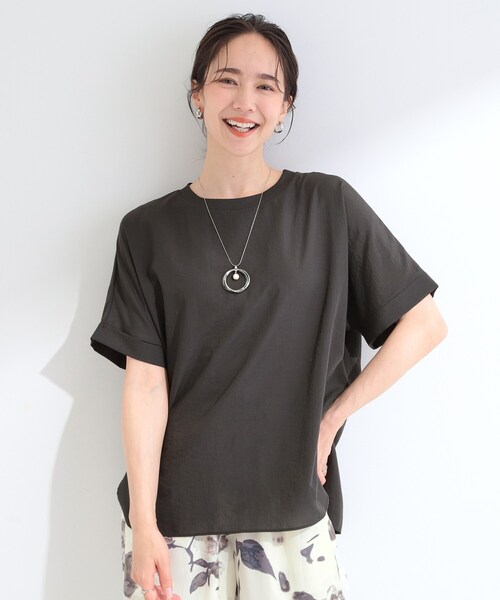 SHOO・LA・RUE(シューラルー)の「【着丈選べる/ひんやり/体型カバー】洗濯後しわになりにくい さらさらドルマンブラウス(シャツ/ブラウス・レディース・チャコールグレー/イエロー/モスグリーン/ライトベージュ/チャコール/ベージュ系8/モスグリーン系7/イエロー系7/ピンク系/ピンク系9・00)」の11枚目の写真