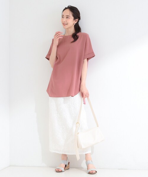 SHOO・LA・RUE(シューラルー)の「【着丈選べる/体型カバー】洗濯後しわになりにくい さらっと快適ドルマントップス(シャツ/ブラウス・レディース・チャコールグレー/イエロー/モスグリーン/ライトベージュ/チャコール/ベージュ系8/モスグリーン系7/イエロー系7/ピンク系/ピンク系9・00)」の16枚目の写真