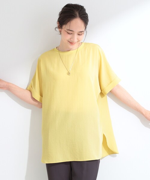 SHOO・LA・RUE(シューラルー)の「【着丈選べる/体型カバー】洗濯後しわになりにくい さらっと快適ドルマントップス(シャツ/ブラウス・レディース・チャコールグレー/イエロー/モスグリーン/ライトベージュ/チャコール/ベージュ系8/モスグリーン系7/イエロー系7/ピンク系/ピンク系9・00)」の22枚目の写真