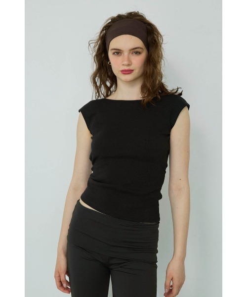ALEXIA STAM(アリシアスタン)の「Open Back Top /パッドinオープンバックトップス(Tシャツ/カットソー・レディース・サンドベージュ/ブラック/ホワイト・S/M/L)」の12枚目の写真