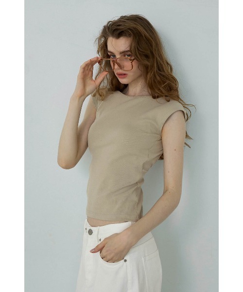 ALEXIA STAM(アリシアスタン)の「Open Back Top /パッドinオープンバックトップス(Tシャツ/カットソー・レディース・サンドベージュ/ブラック/ホワイト・S/M/L)」の15枚目の写真