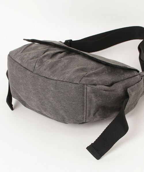 adidas(アディダス)の「WASHED MOON BAG / アディダスオリジナルス adidas Originals(ショルダーバッグ・メンズ・ブラック・FREE)」の6枚目の写真