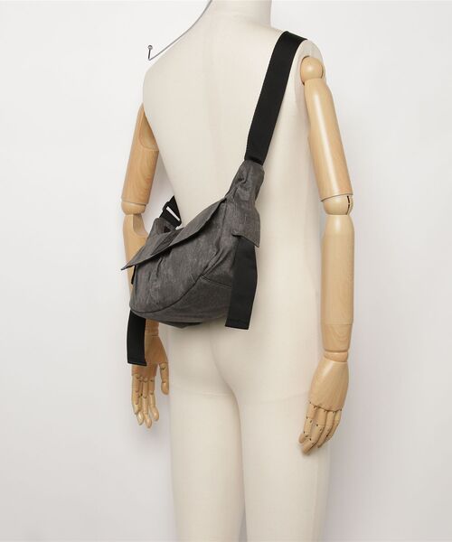 adidas(アディダス)の「WASHED MOON BAG / アディダスオリジナルス adidas Originals(ショルダーバッグ・メンズ・ブラック・FREE)」の8枚目の写真