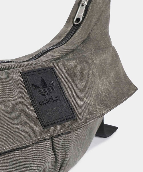 adidas(アディダス)の「WASHED MOON BAG / アディダスオリジナルス adidas Originals(ショルダーバッグ・メンズ・ブラック・FREE)」の3枚目の写真