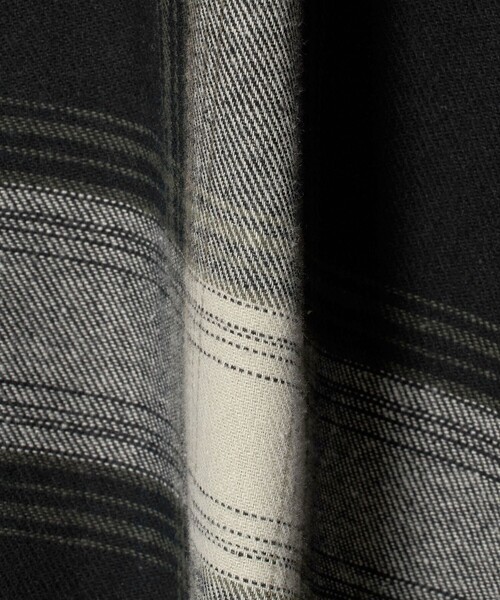 FOG ESSENTIALS（エフオージーエッセンシャルズ）の「＜FEAR OF GOD ESSENTIALS＞BUTTON UP シャツ（シャツ/ブラウス・メンズ・ブラック/ダークグレー・XS/M/S）」の9枚目の写真