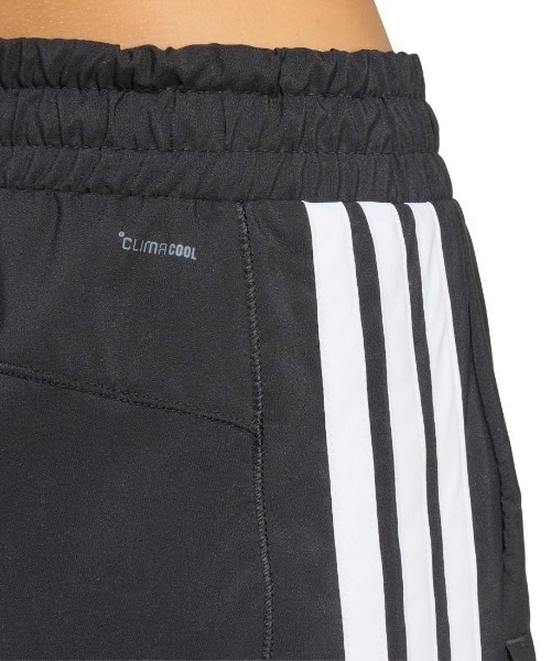adidas(アディダス)の「アディダス adidas ペーサー ワークアウト スリーストライプス ウーブン ミッドライズ ショーツ(その他パンツ・レディース・ブラック・S/M/L)」の5枚目の写真