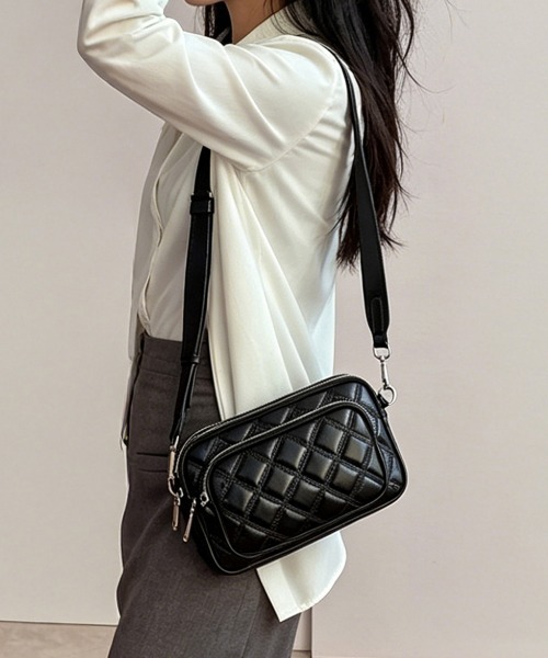 Miniministore（ミニミニストア）の「キルティングショルダーバッグ 斜め掛け鞄（ショルダーバッグ・レディース・シルバー/オフホワイト/ブラック・FREE）」の4枚目の写真