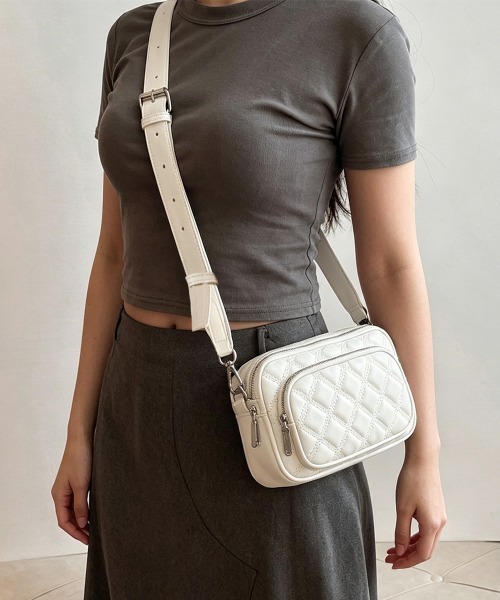 Miniministore（ミニミニストア）の「キルティングショルダーバッグ 斜め掛け鞄（ショルダーバッグ・レディース・シルバー/オフホワイト/ブラック・FREE）」の7枚目の写真
