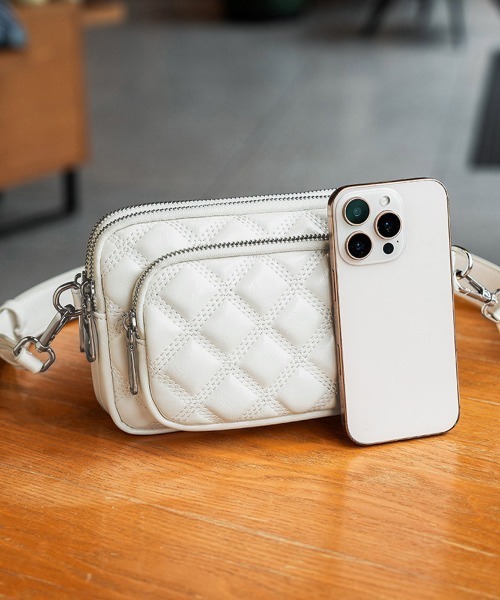 Miniministore（ミニミニストア）の「キルティングショルダーバッグ 斜め掛け鞄（ショルダーバッグ・レディース・シルバー/オフホワイト/ブラック・FREE）」の14枚目の写真