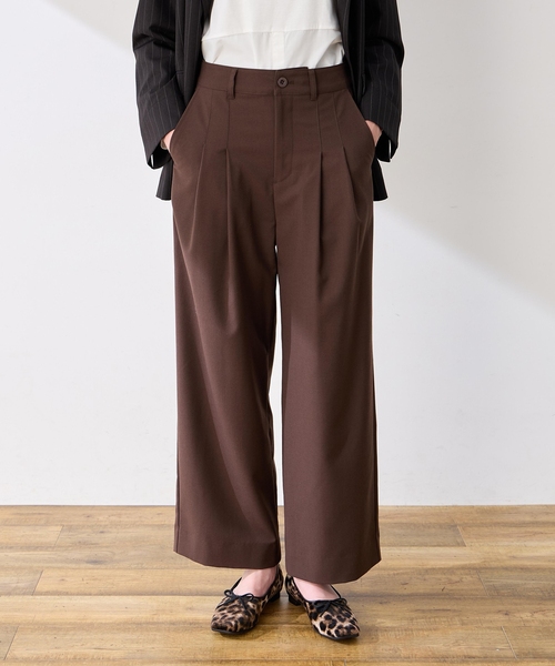 LE SOUK HOLIDAY（ルスークホリデー）の「タックチノパンツ【UVカット・後ろウエストゴム】（その他パンツ・レディース・ブラック/ベージュ/ダークブラウン・L/M）」の2枚目の写真