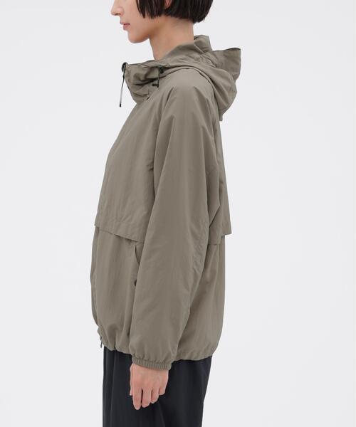 MARGARET HOWELL(マーガレットハウエル)の「RECYCLED TASLAN NYLON TAFFETA BLOUSON(ブルゾン・レディース・ネイビー系1/ベージュ系その他4・1/2)」の16枚目の写真