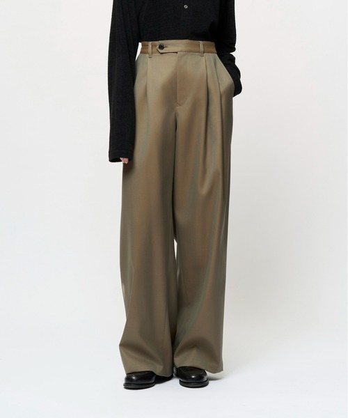 Juha(ユハ)の「2TUCK WIDE DRY TWILL PANTS(スラックス・メンズ・ブラック/ベージュ・3/2/4)」の2枚目の写真