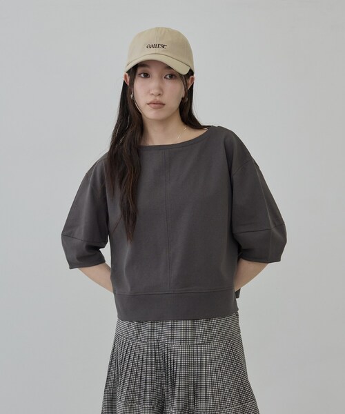 GALLEST(ギャレスト)の「ハーフスリーブフォルムカットソー【接触冷感/新色追加】(Tシャツ/カットソー・レディース・ベビーピンク/ブラウン系その他/チャコールグレー・38)」の1枚目の写真
