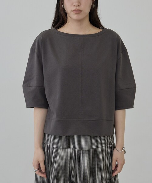 GALLEST(ギャレスト)の「ハーフスリーブフォルムカットソー【接触冷感/新色追加】(Tシャツ/カットソー・レディース・ベビーピンク/ブラウン系その他/チャコールグレー・38)」の22枚目の写真