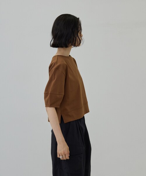 GALLEST(ギャレスト)の「ハーフスリーブフォルムカットソー【接触冷感/新色追加】(Tシャツ/カットソー・レディース・ベビーピンク/ブラウン系その他/チャコールグレー・38)」の17枚目の写真