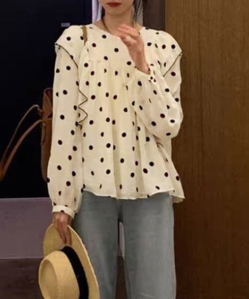 LEMOA(レモア)の「ドット柄パイピングフリルボリュームスリーブブラウス(シャツ/ブラウス・レディース・ベージュ・LARGE/MEDIUM/X-LARGE)」の7枚目の写真