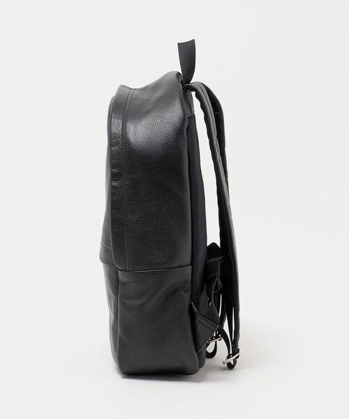A DAY IN THE LIFE UNITED ARROWS(アデイインザライフユナイテッドアローズ)の「シュリンクレザー デイパック<A DAY IN THE LIFE>(バックパック/リュック・メンズ・ブラック・FREE)」の2枚目の写真