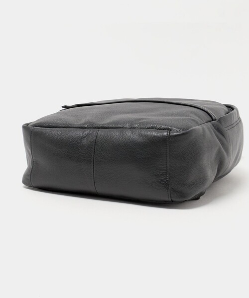 A DAY IN THE LIFE UNITED ARROWS(アデイインザライフユナイテッドアローズ)の「シュリンクレザー デイパック<A DAY IN THE LIFE>(バックパック/リュック・メンズ・ブラック・FREE)」の6枚目の写真