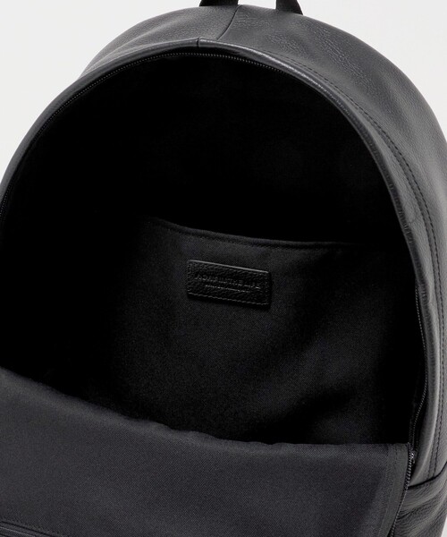 A DAY IN THE LIFE UNITED ARROWS(アデイインザライフユナイテッドアローズ)の「シュリンクレザー デイパック<A DAY IN THE LIFE>(バックパック/リュック・メンズ・ブラック・FREE)」の8枚目の写真