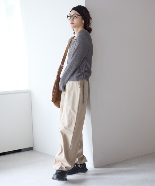 gossara(ゴサラ)の「【gossara こなれ感をプラス!】サイドドロストニット(ニット/セーター・レディース・ベージュ/チャコールグレー/ブラウン・FREE)」の16枚目の写真