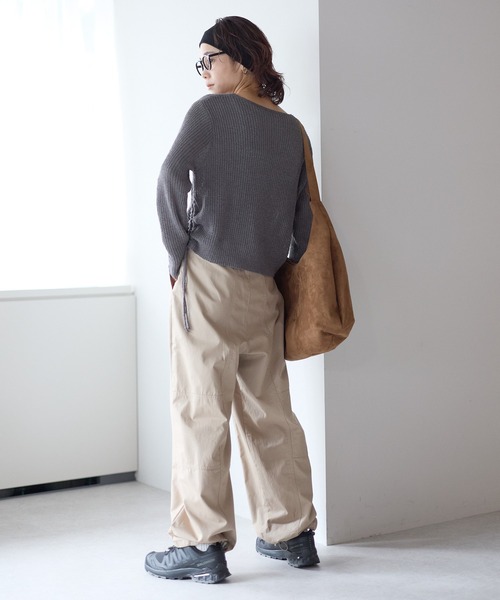 gossara(ゴサラ)の「【gossara こなれ感をプラス!】サイドドロストニット(ニット/セーター・レディース・ベージュ/チャコールグレー/ブラウン・FREE)」の17枚目の写真