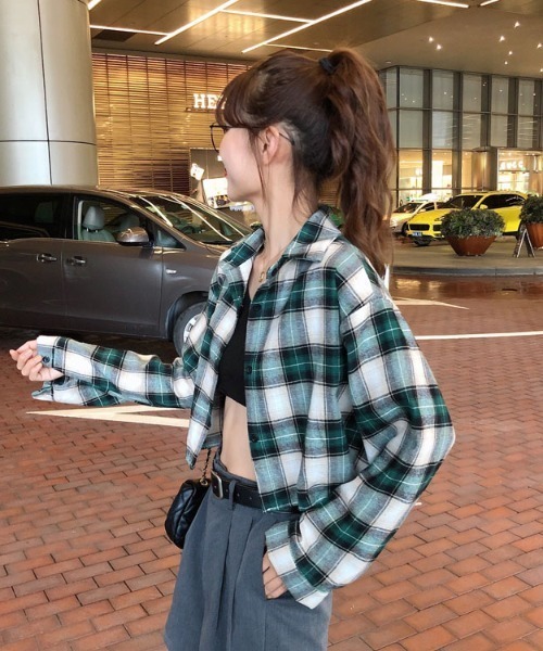 semuse(セミューズ)の「マドラスチェック柄クロップド丈シャツ(シャツ/ブラウス・レディース・ブラウン/グリーン・FREE)」の10枚目の写真