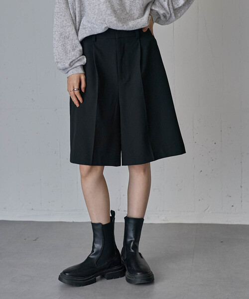 for/c(フォーシー)の「きれいめはっ水タックハーフパンツ【サスティナブル】(その他パンツ・レディース・ブラック/チャコール/グレー・M/L)」の14枚目の写真