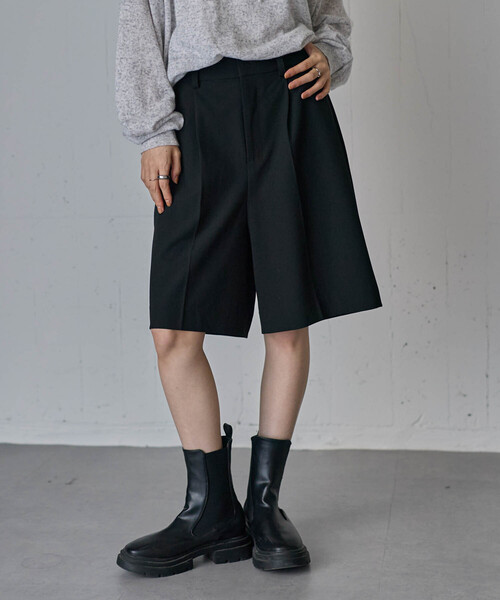 for/c(フォーシー)の「きれいめはっ水タックハーフパンツ【サスティナブル】(その他パンツ・レディース・ブラック/チャコール/グレー・M/L)」の15枚目の写真