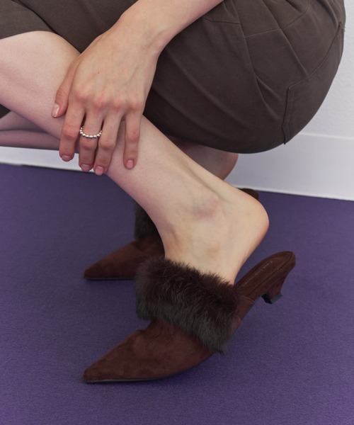 Rohwel(ローウェル)の「Pointed Fur Mules / ポインテッドファーミュール(パンプス・レディース・ブラック/ブラウン・SMALL/LARGE/MEDIUM)」の5枚目の写真