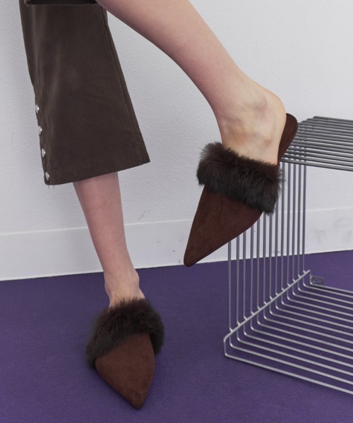 Rohwel(ローウェル)の「Pointed Fur Mules / ポインテッドファーミュール(パンプス・レディース・ブラック/ブラウン・SMALL/LARGE/MEDIUM)」の7枚目の写真