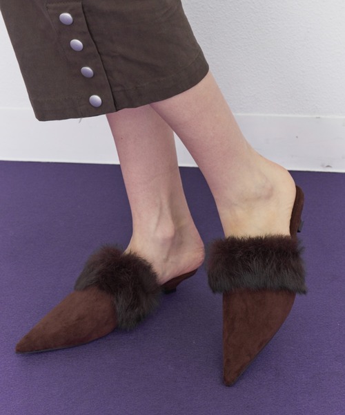Rohwel(ローウェル)の「Pointed Fur Mules / ポインテッドファーミュール(パンプス・レディース・ブラック/ブラウン・SMALL/LARGE/MEDIUM)」の4枚目の写真