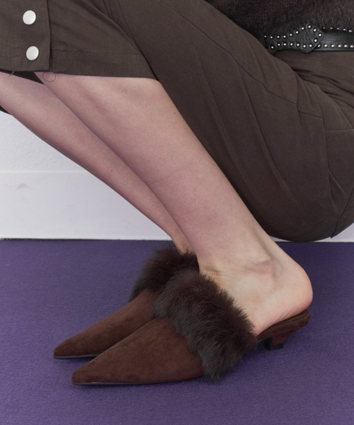 Rohwel(ローウェル)の「Pointed Fur Mules / ポインテッドファーミュール(パンプス・レディース・ブラック/ブラウン・SMALL/LARGE/MEDIUM)」の3枚目の写真