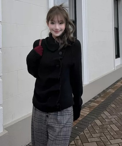 FAVORITO(ファヴォリート)の「襟付きプルオーバー(ニット/セーター・レディース・ブラック・F)」の12枚目の写真