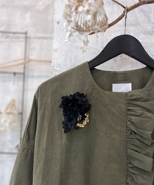 m.soeur（エムスール）の「ユーカリリースブローチ（ブローチ/コサージュ・レディース・ゴールド・FREE）」の10枚目の写真