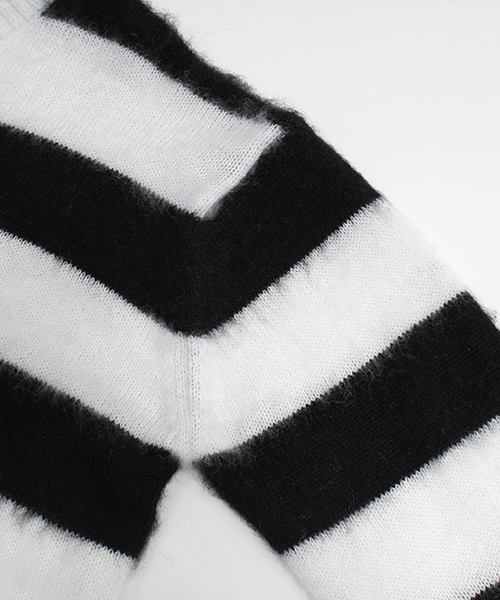 CAMBIO(カンビオ)の「mn1514 - Loose Mohair Knit Pullover ニット(ニット/セーター・メンズ・ホワイト×ブラック/ブラック/レッド系その他/グレー系その他/グレー/グレー系その他2・L/M/S)」の18枚目の写真