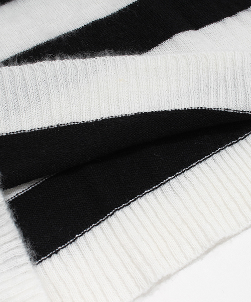 CAMBIO(カンビオ)の「mn1514 - Loose Mohair Knit Pullover ニット(ニット/セーター・メンズ・ホワイト×ブラック/ブラック/レッド系その他/グレー系その他/グレー/グレー系その他2・L/M/S)」の12枚目の写真