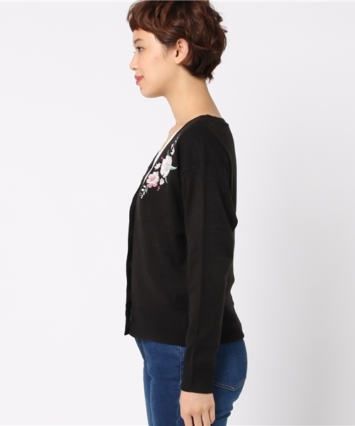 Honeys（ハニーズ）の「刺繍入りＶカーデ（カーディガン/ボレロ・レディース・ブラック/パープル/オフホワイト/サックスブルー/ピンク・M/L）」の9枚目の写真