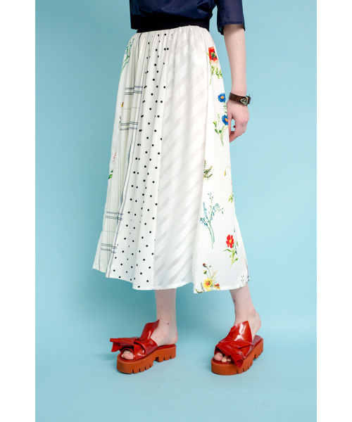 DOLLUPOOPS(ドールアップウップス)の「<doll up oops> 4tex ボタニカル×ドット フレアースカート(スカート・レディース・ホワイト/ブラック・38)」の1枚目の写真
