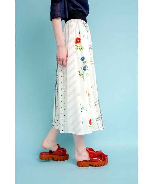 DOLLUPOOPS(ドールアップウップス)の「<doll up oops> 4tex ボタニカル×ドット フレアースカート(スカート・レディース・ホワイト/ブラック・38)」の5枚目の写真