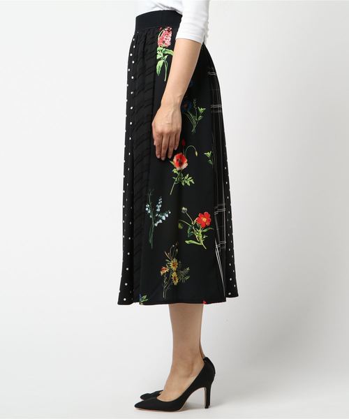 DOLLUPOOPS(ドールアップウップス)の「<doll up oops> 4tex ボタニカル×ドット フレアースカート(スカート・レディース・ホワイト/ブラック・38)」の4枚目の写真