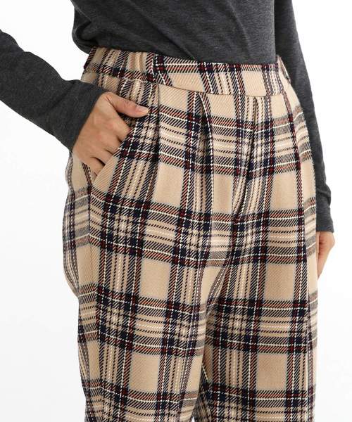 Munich(ミューニック)の「タータンチェックカルゼテーパードパンツ(その他パンツ・レディース・ベージュ/ネイビー・S)」の3枚目の写真