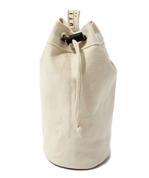 SHIPS（シップス）の「UTILITY CANVAS:ユーティリティー サック（ショルダーバッグ・キッズ・ナチュラル/カーキ/オレンジ/イエロー/ネイビー・ONE SIZE）」の2枚目の写真