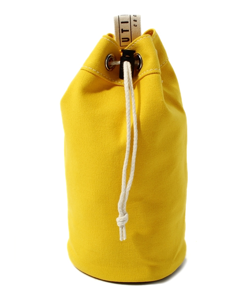 SHIPS（シップス）の「UTILITY CANVAS:ユーティリティー サック（ショルダーバッグ・キッズ・ナチュラル/カーキ/オレンジ/イエロー/ネイビー・ONE SIZE）」の4枚目の写真