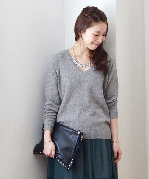 SHIPS for women（シップスフォーウィメン）の「ウール カシミヤ Vネックプルオーバー（ニット/セーター・レディース・グレー/オフホワイト/ブラック/ライトブルー・ONE SIZE）」の3枚目の写真