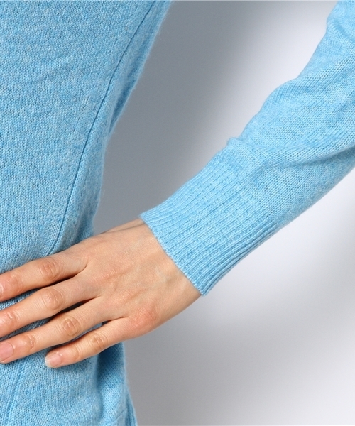 SHIPS for women（シップスフォーウィメン）の「ウール カシミヤ Vネックプルオーバー（ニット/セーター・レディース・グレー/オフホワイト/ブラック/ライトブルー・ONE SIZE）」の9枚目の写真