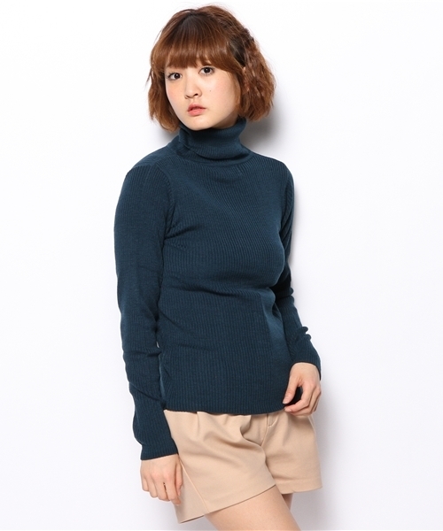 WEGO（ウィゴー）の「WEGO/リブハイネックニット（ニット/セーター・レディース・ブラック/杢グレー/マスタード/オフホワイト/オートミール/ブルー/レッド・MEDIUM）」の6枚目の写真